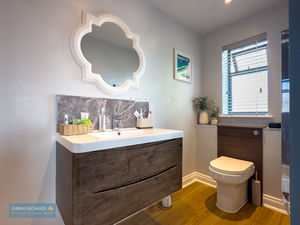 En-Suite- click for photo gallery